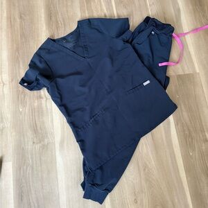 Figs Charcoal Scrub Top